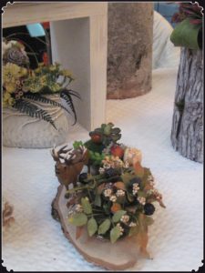 cerf-sur-plaque-bois-art-floral-temps-composes